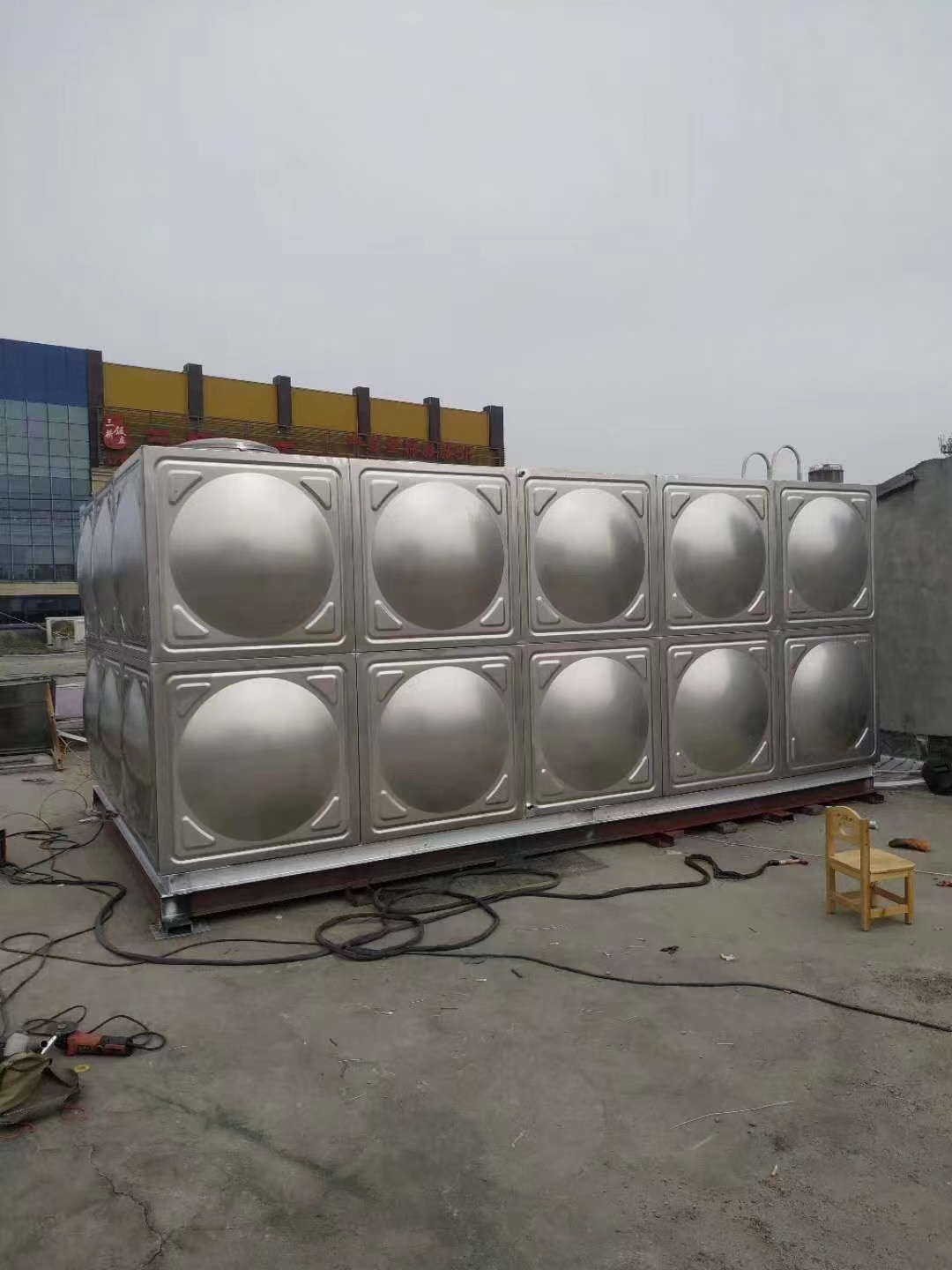 不锈钢水箱在建筑供水中的应用与实践